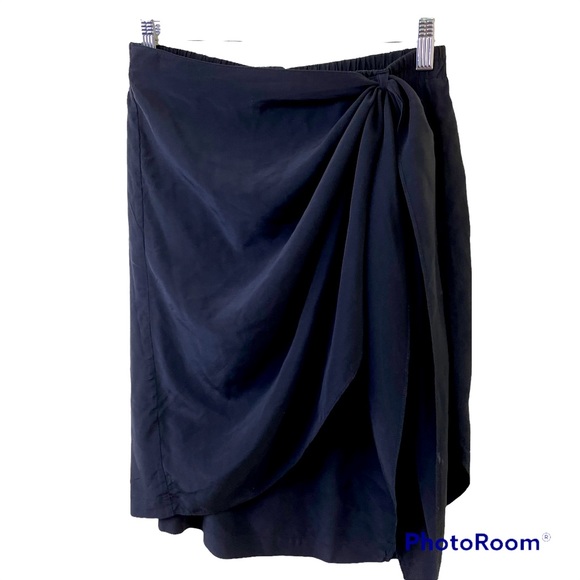 OAK Dresses & Skirts - OAK 100% Silk Blck Tie Front Asymmetrical Mini Skirt Size Medium